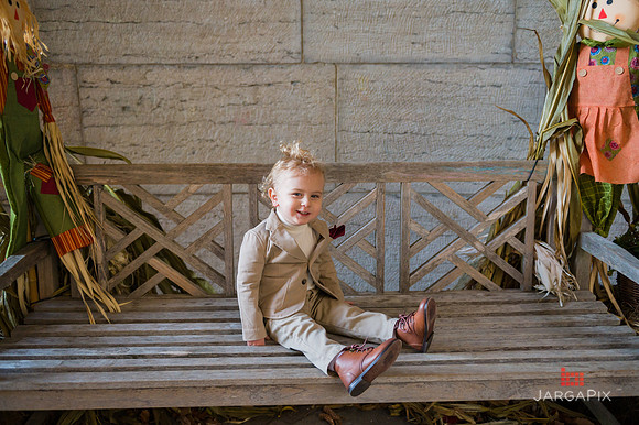 Kainatsky_Family_Session_Fall22_Preview-06