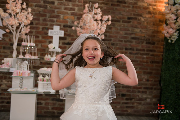Isabella_Communion_Slideshow-39