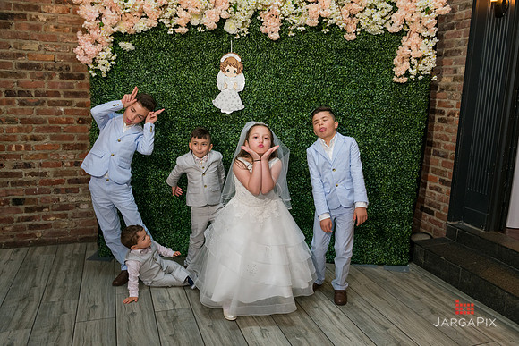 Isabella_Communion_Slideshow-20