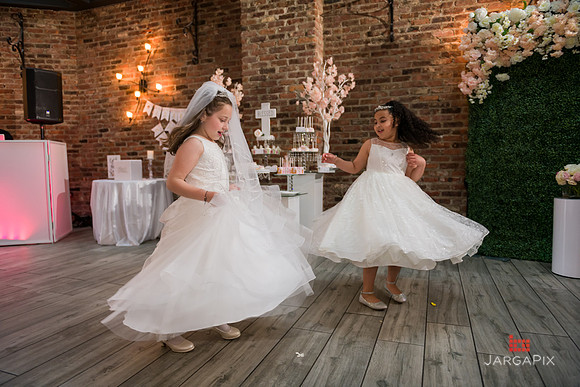 Isabella_Communion_Slideshow-53