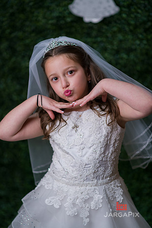 Isabella_Communion_Slideshow-09