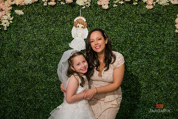 Isabella_Communion_Slideshow-23