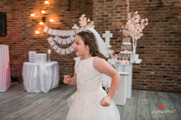 Isabella_Communion_Slideshow-57