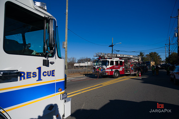 FLFD_Maple_Fern_Car_Fire_12-20-2021-013