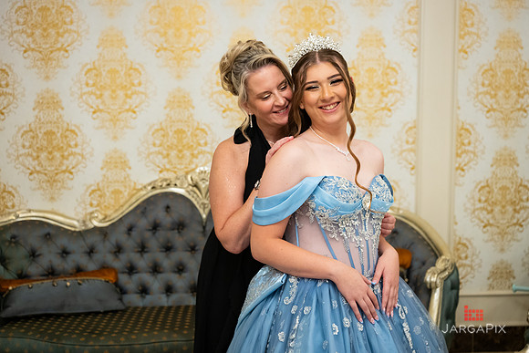 Josselyn_Sweet16_Preview-09