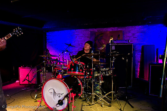 In_Must@CC-076