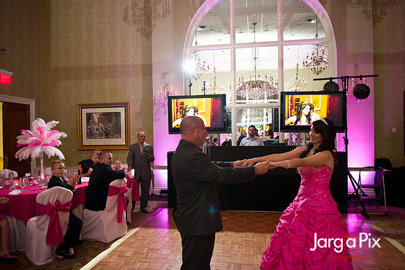 Il Villagio Sweet 16