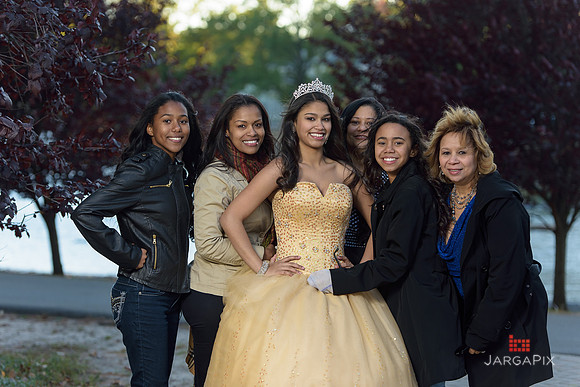 Destenie_Sweet_16_Portraits-033
