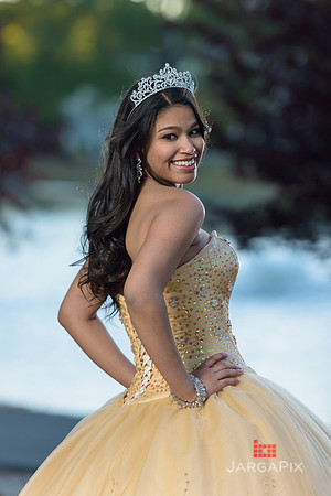 Destenie_Sweet_16_Portraits-032