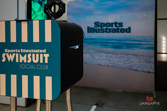Hudson_Gray_Sports_Illustrated_SSC-068