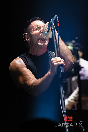 Nine_Inch_Nails_Prudential_2013-002